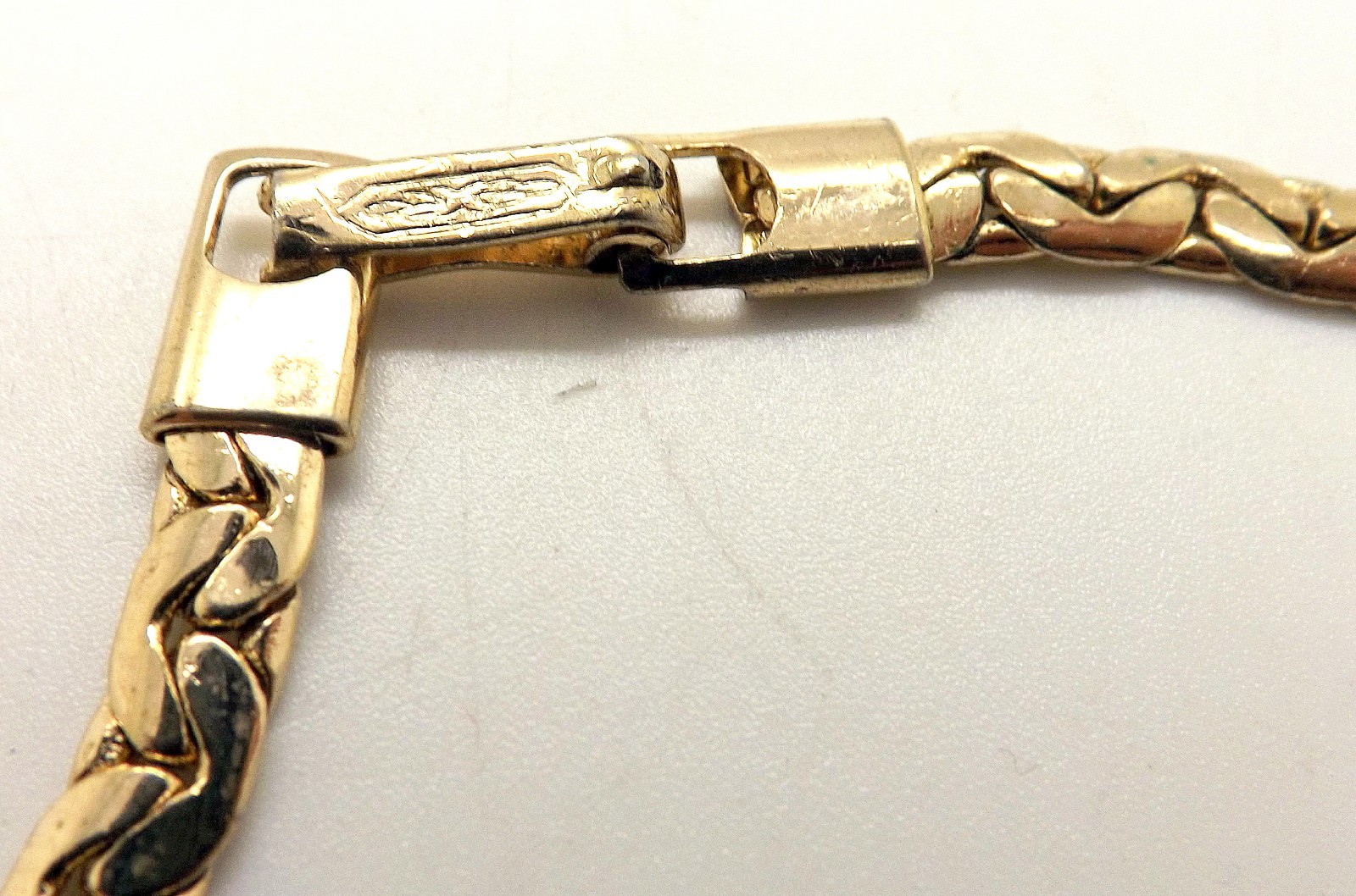 FABULOUS VINTAGE GOLDTONE AND FAUX CITRINE COSTUME NECKLACE ~14 INCHES~