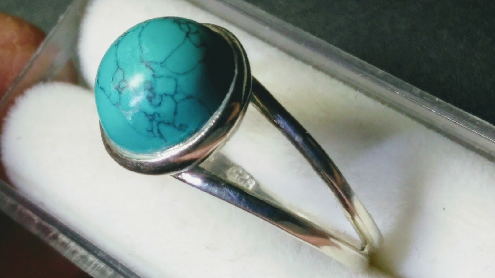 APPEALING TURQUOISE IN STERLING SILVER.925 RINGS SIZE 9.0-9.25 AND 8.25-8.5!