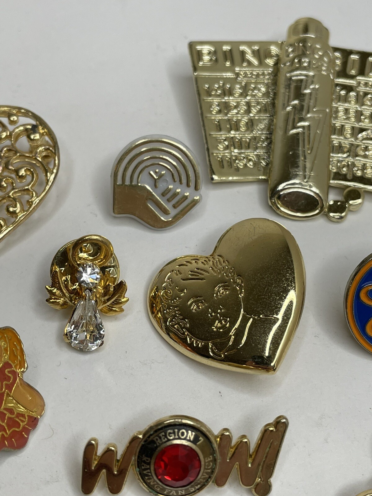 VTG 9 Brooch Pin Lot AJC Bingo Lover Card, Cabbage Patch Doll, Hearts, Angels+