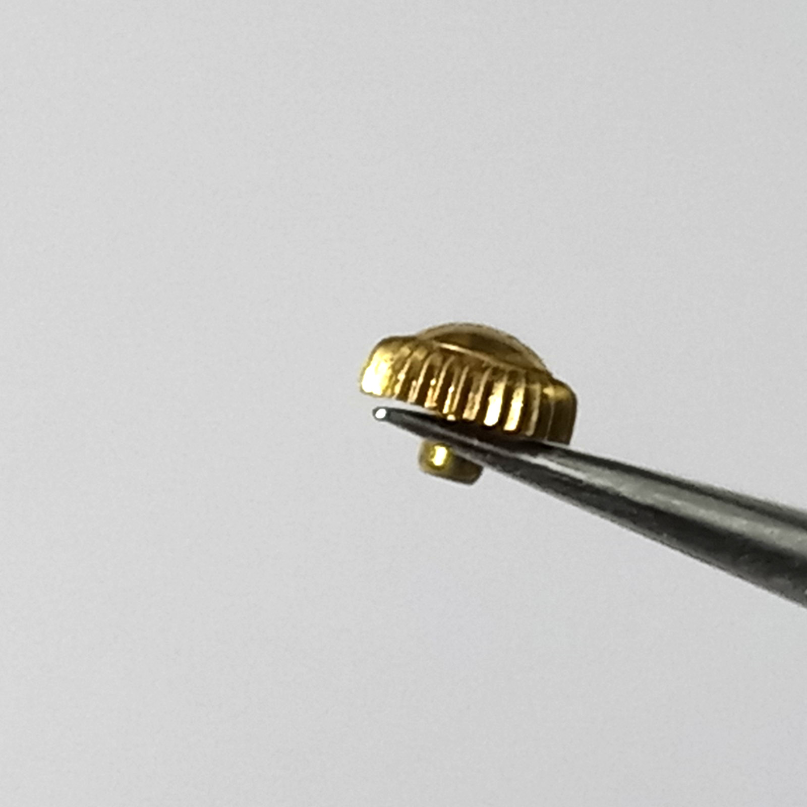 5.4 mm 1940’s Patek Philippe / Movado / Ulysse Nardin Borgel Yellow Gold Crown