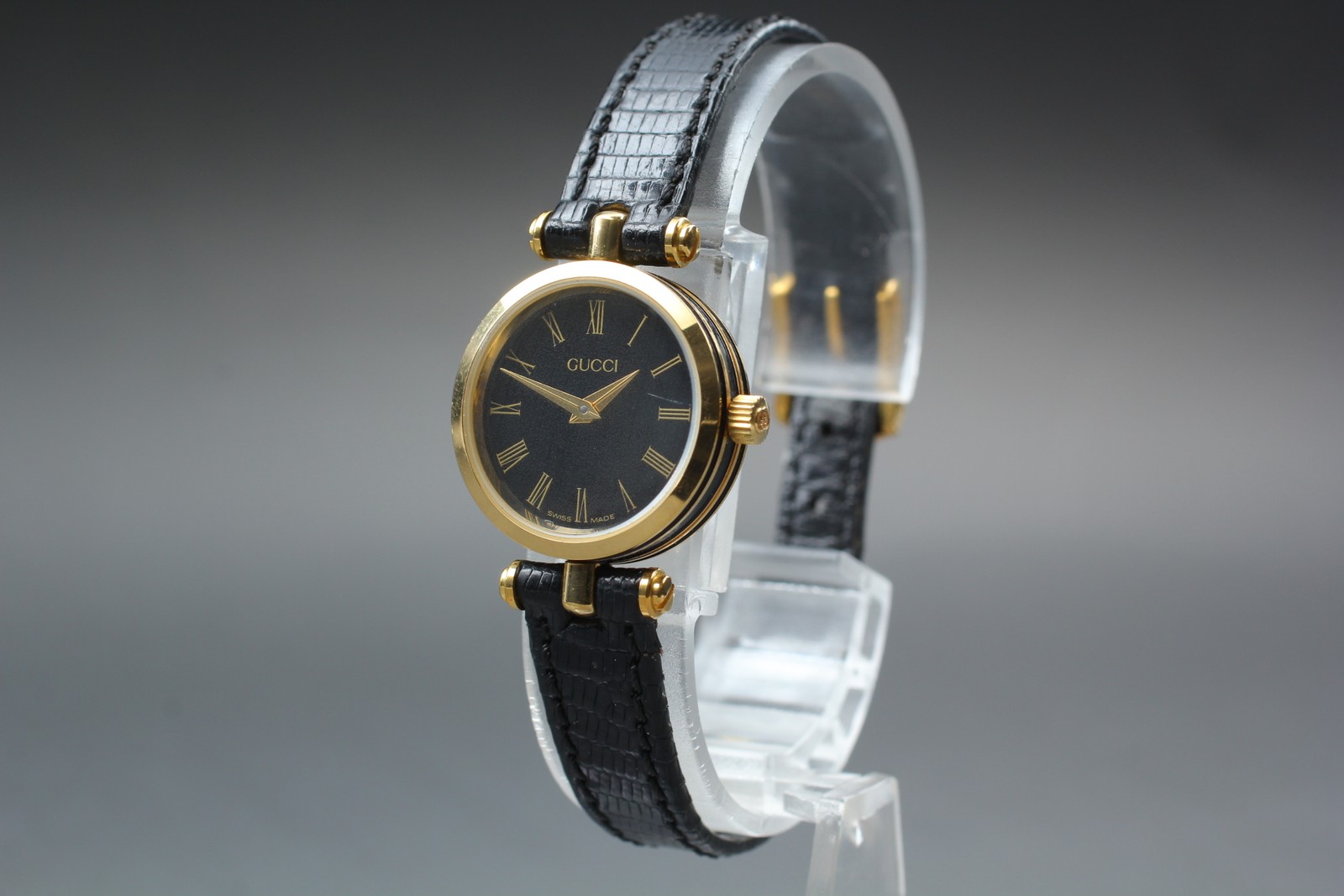 [Near MINT] Gucci 2000L 22mm Black Dial Gold Roman Women’s Watch From JAPAN
