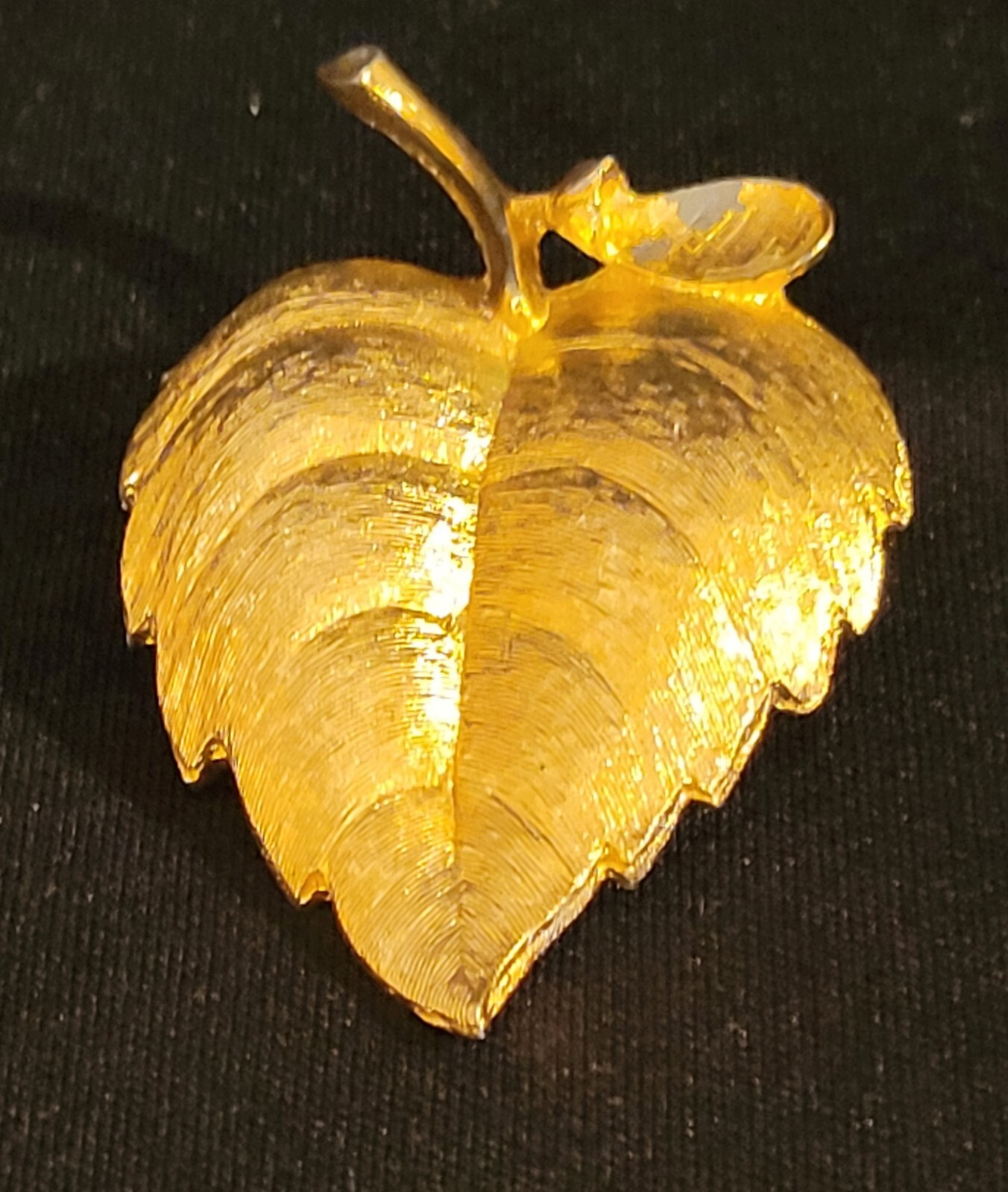 Vintage Avon Gold tone pin 2 inches please refer to photos