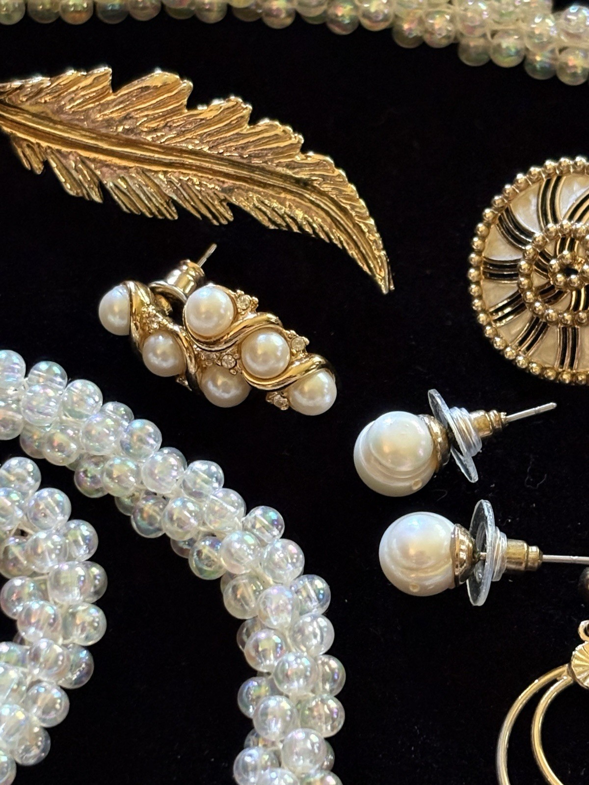 VTG Mix Estate Jewelry Lot 25pc White & Gold Tone Rhinestone Lucite All Wearable
