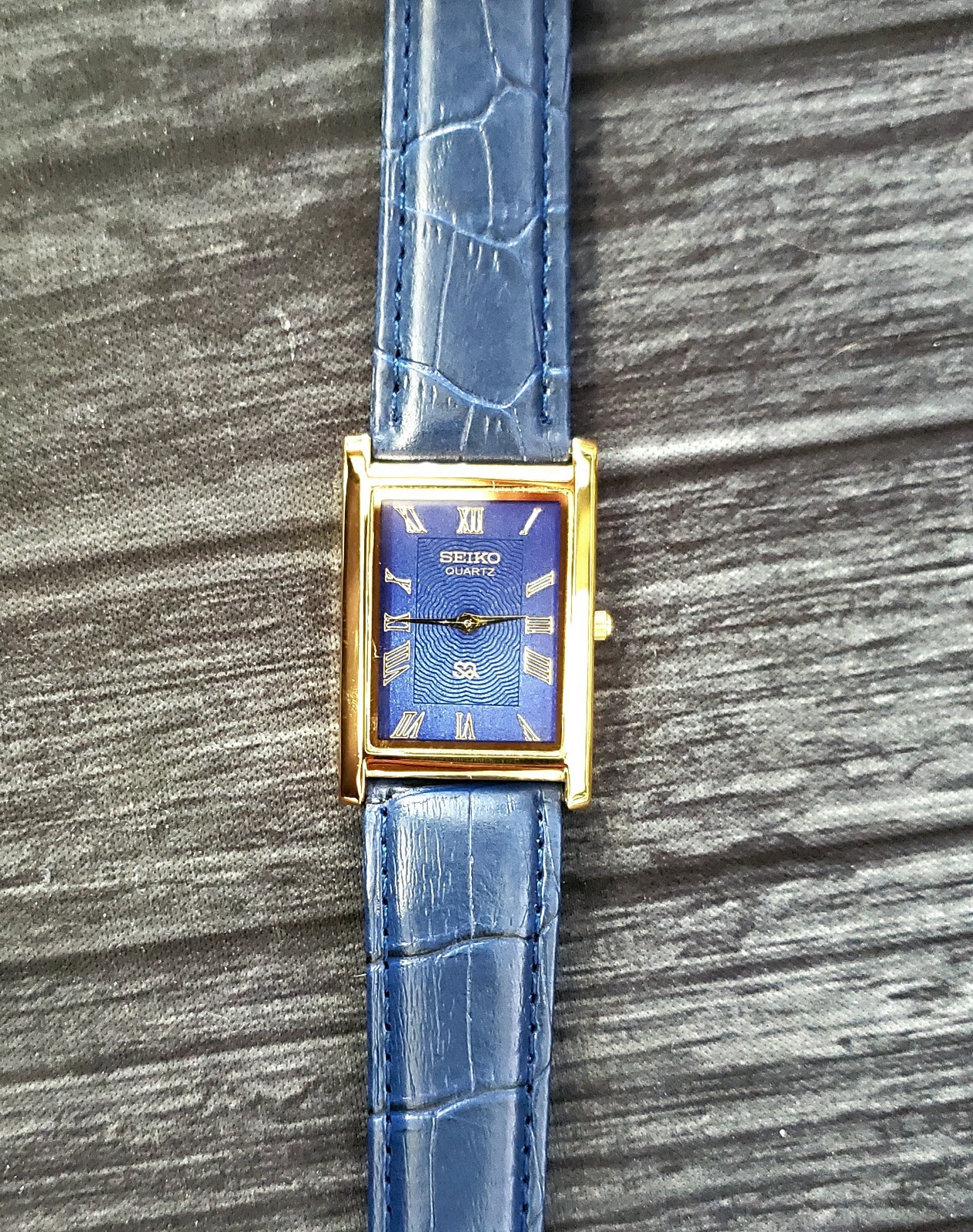 Vintage Rectangle Tank Gld Blu Blu Men Dress Watch New Mov Batt-