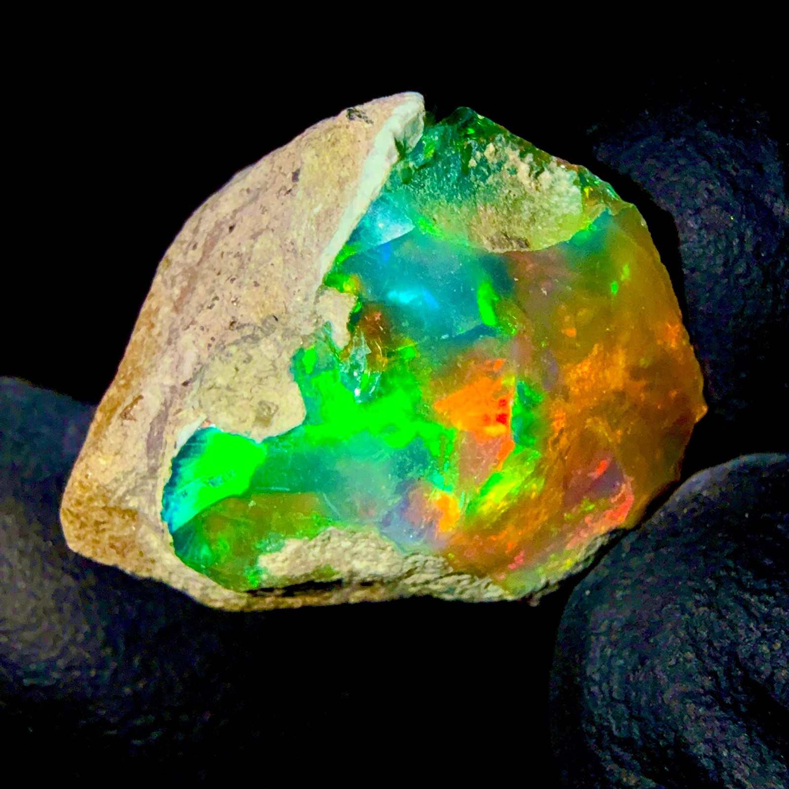 Ethiopian Natural Opal rough, Fire opal gemstone, Black Dry opal 18.7Ct 21×16 mm