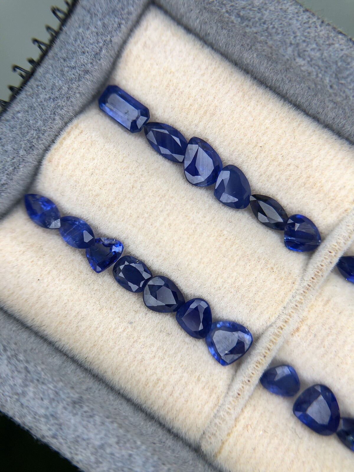 10.85 Carat Beautiful Natural Sapphire lot For Jewelry, 4.5×3.5×1.5 mm roughly