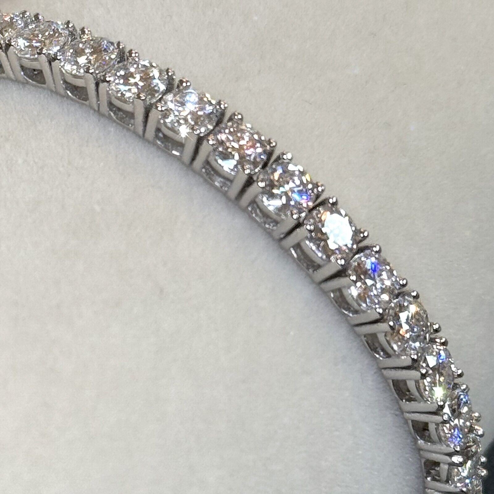 VVS1 Certified Moissanite Tennis Bracelet – 925 Silver or Gold Plated All Sizes