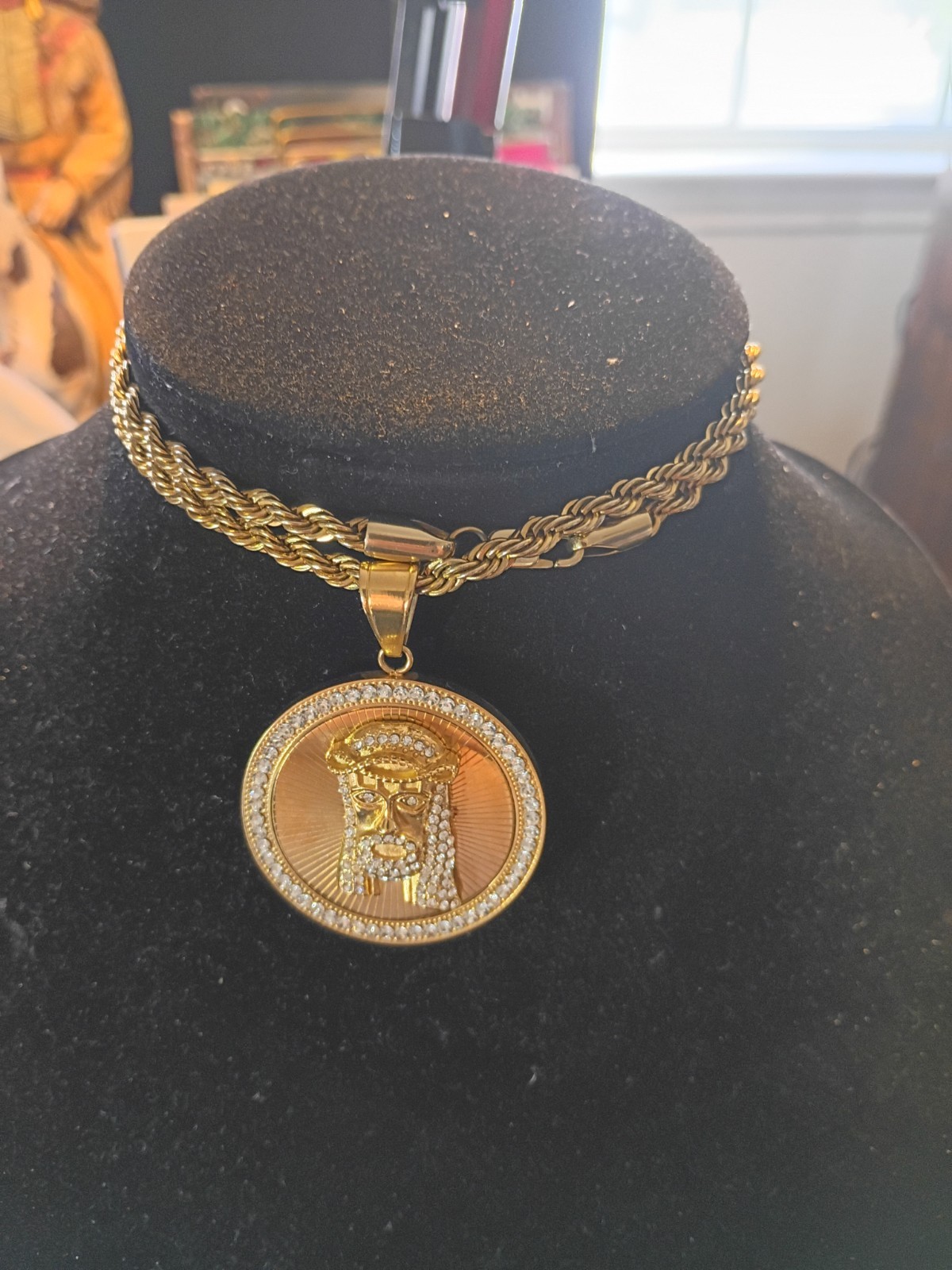 Gold Tone Rope Chain 24 “Necklace Round Jesus Face Charm Pendant Clear Crystal