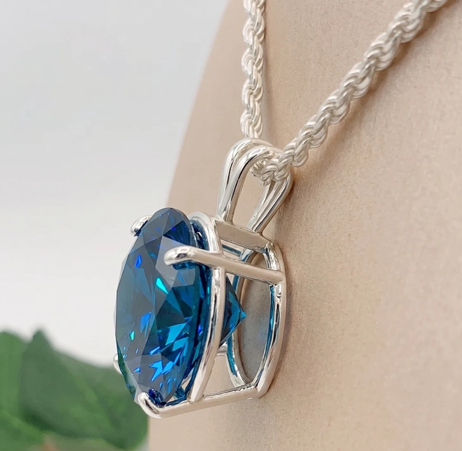 10.00 Ct Certified Blue Diamond Pendant, Tariffs FREE & Matching Studs