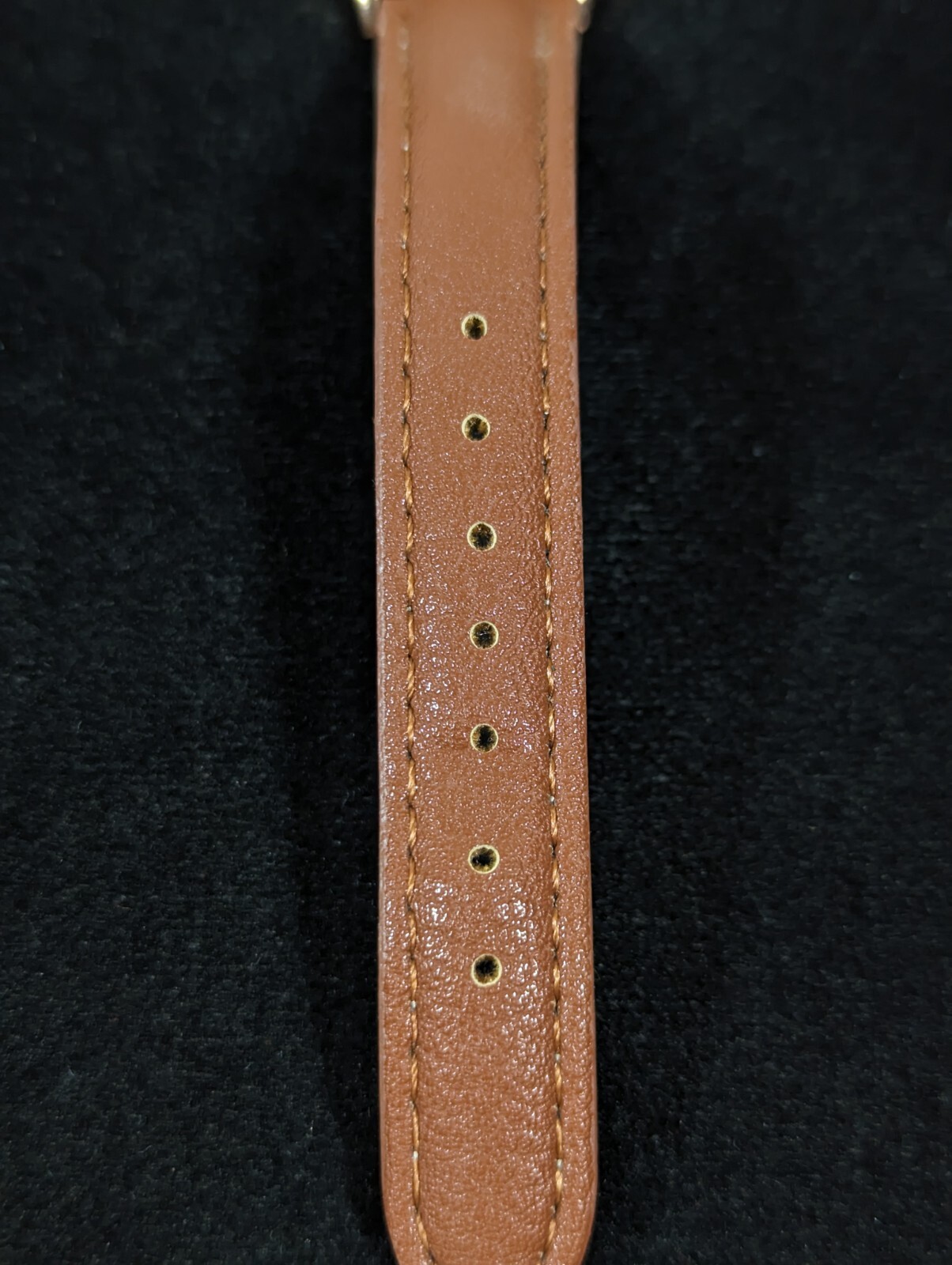 Womans World Map Dial Gold Tone Case Brown Faux Leather Band Watch 7.5 Inch