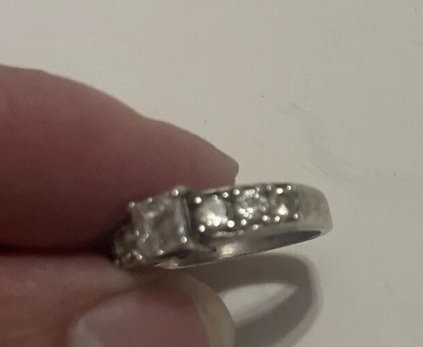 925 Sterling Silver Women’s Ring Size 7 Stamped SU CZ TH Cubic Zirconia
