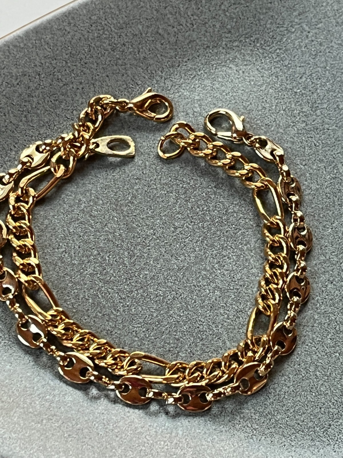 Lot of Fiagaro Chain & Flate Oval Goldtone Link Bracelet – 7 inches long x less
