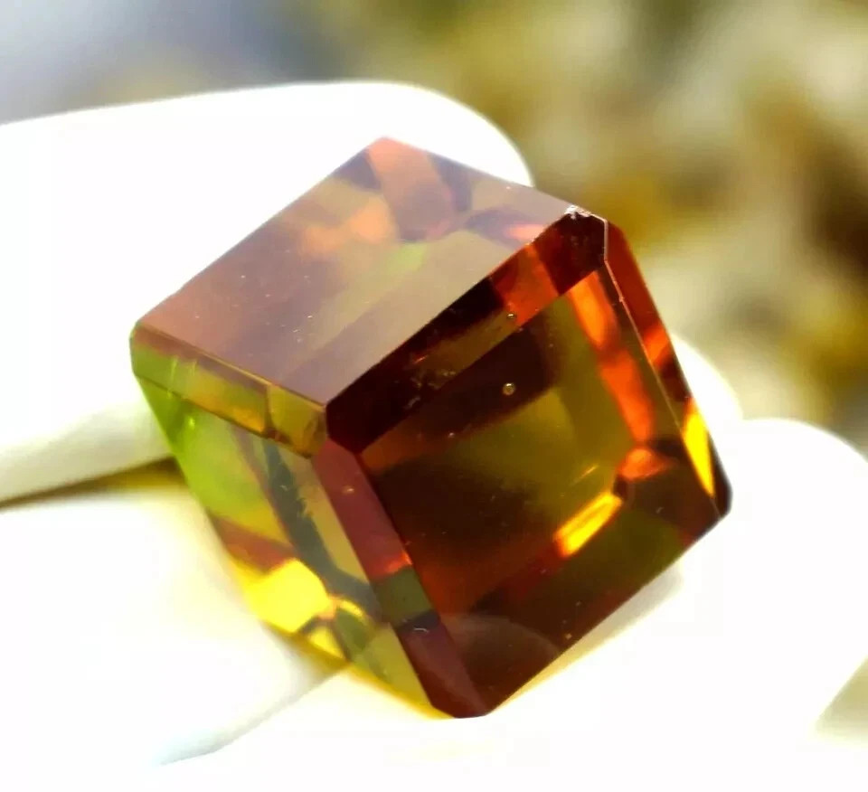 Natural 50.5 Ct Color Changing Zultanite Cube Loose Gemstone Certified