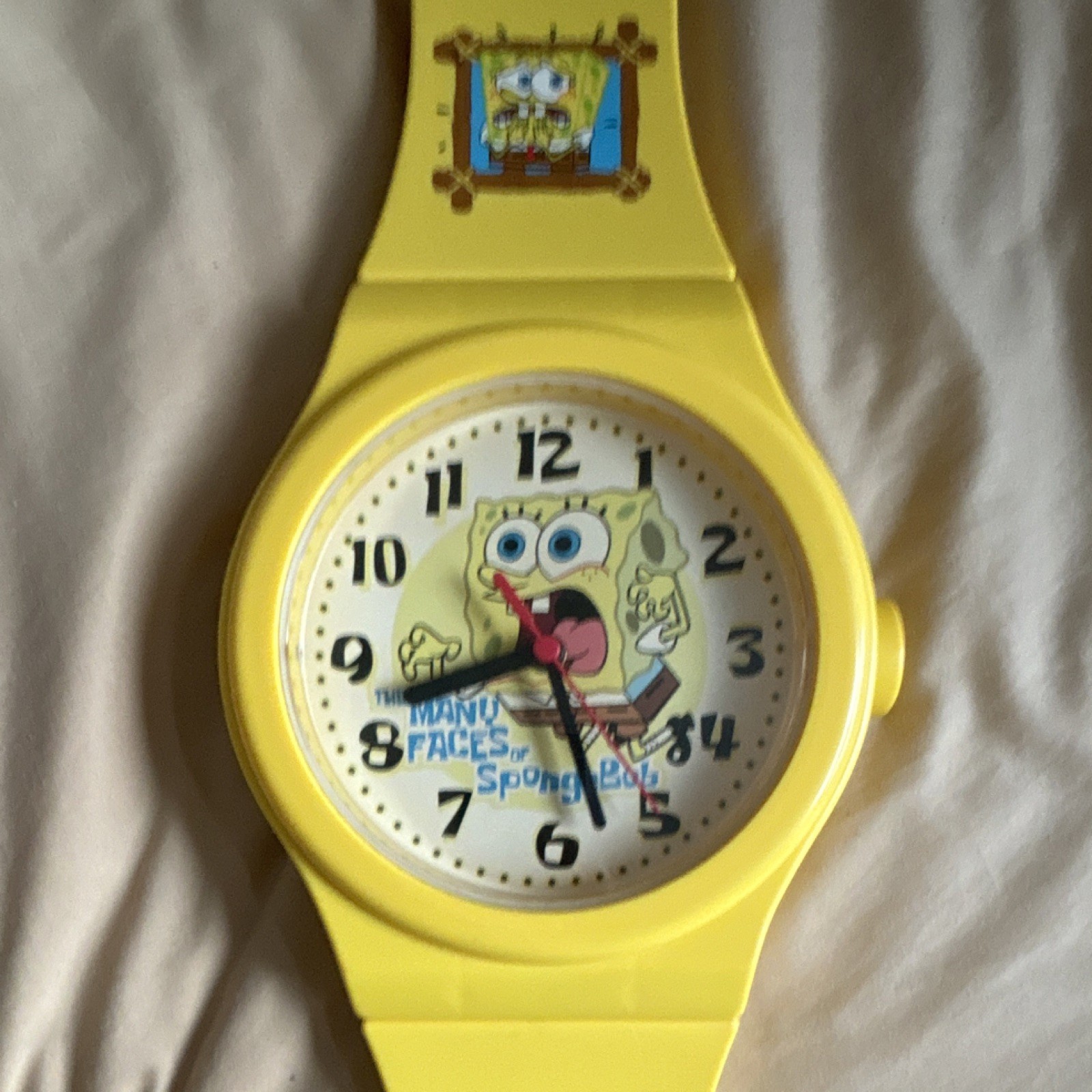 SpongeBob SquarePants Kids Quartz Analog Watch Yellow Plastic Strap 12-Hour