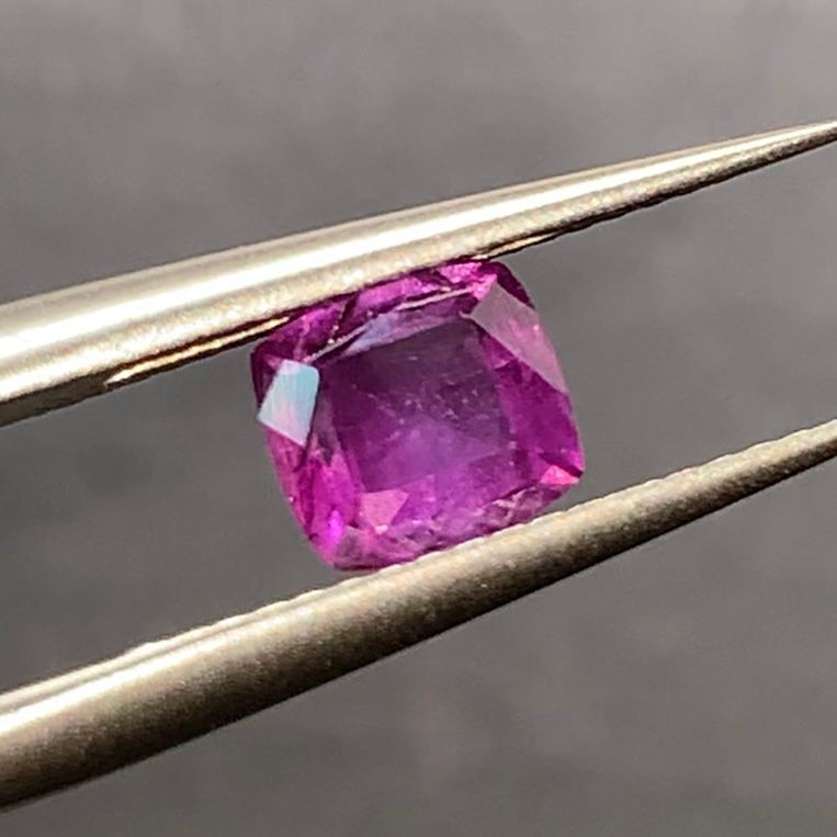0.85Ct Natural Rare Purplish Pink Kashmir Sapphire