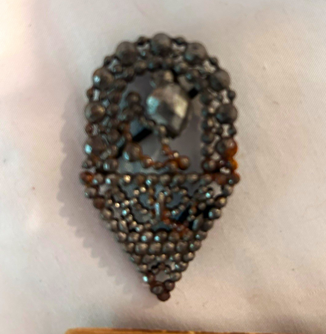 Women’s Vintage Teardrop Crystal Brooch Pin, Brass Base, Silver/Gold Tone, 2 in