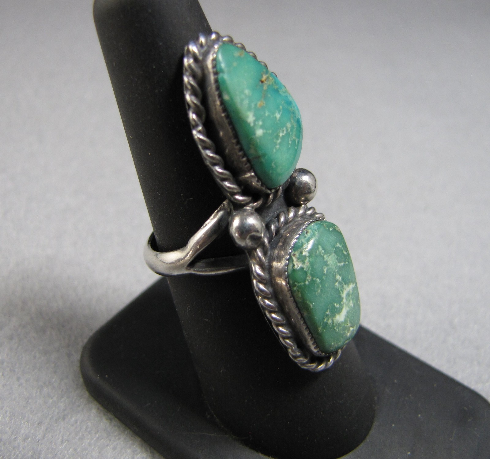 Vintage Navajo Sterling Silver & Turquoise Ring size 7-3/8, 8.8 grams