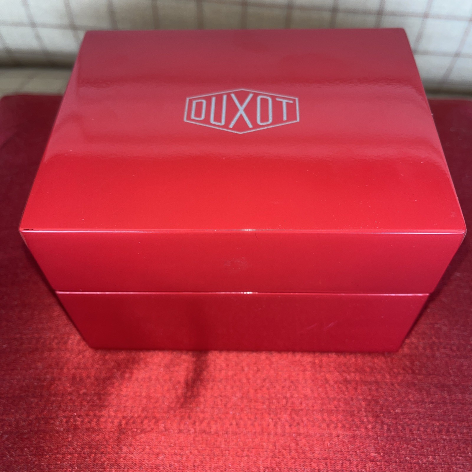 Duxot Maris White Dial Men’s Automatic 200 Meters Diver Watch In Original Box