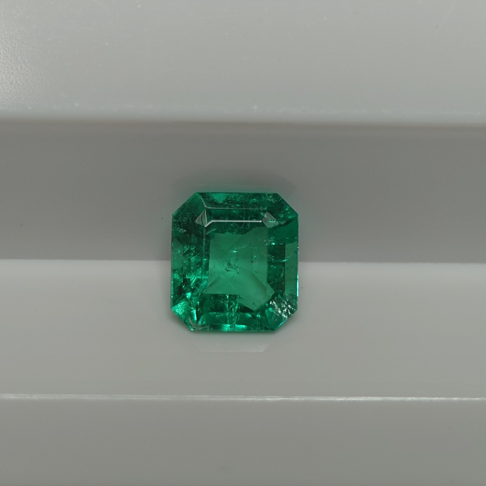 Natural Emerald 0.35 ct, approx. 4.6mm x 4.1mm x 2.5mm, Jewelry Removal e0021