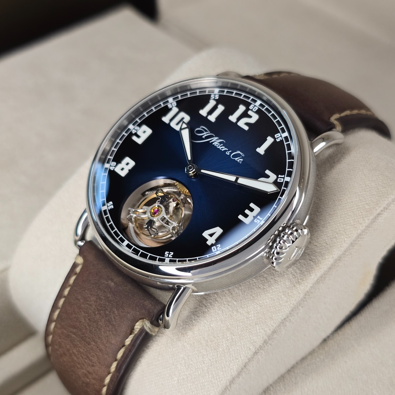 H. MOSER & CIE HERITAGE TOURBILLON 42MM 8804-1200 FUNKY BLUE FUME STEEL B&P
