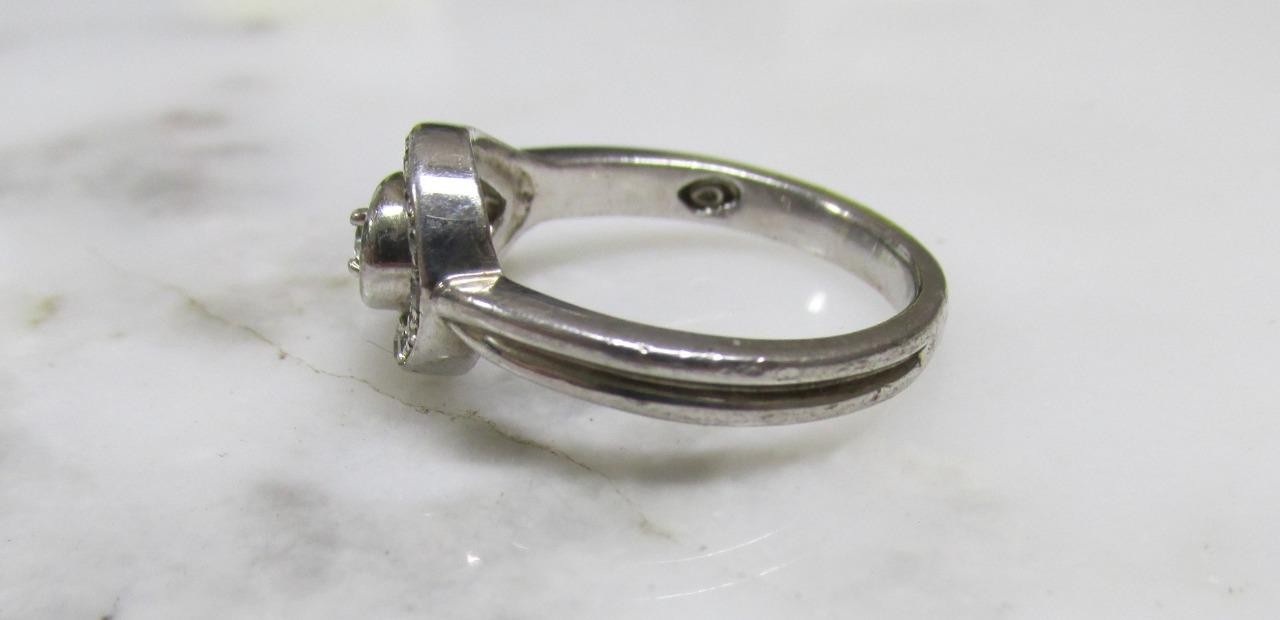 Women’s Diamond Sterling Silver Cocktail Ring ~ Size 6.5 ~ 4grams ~ 3-E269