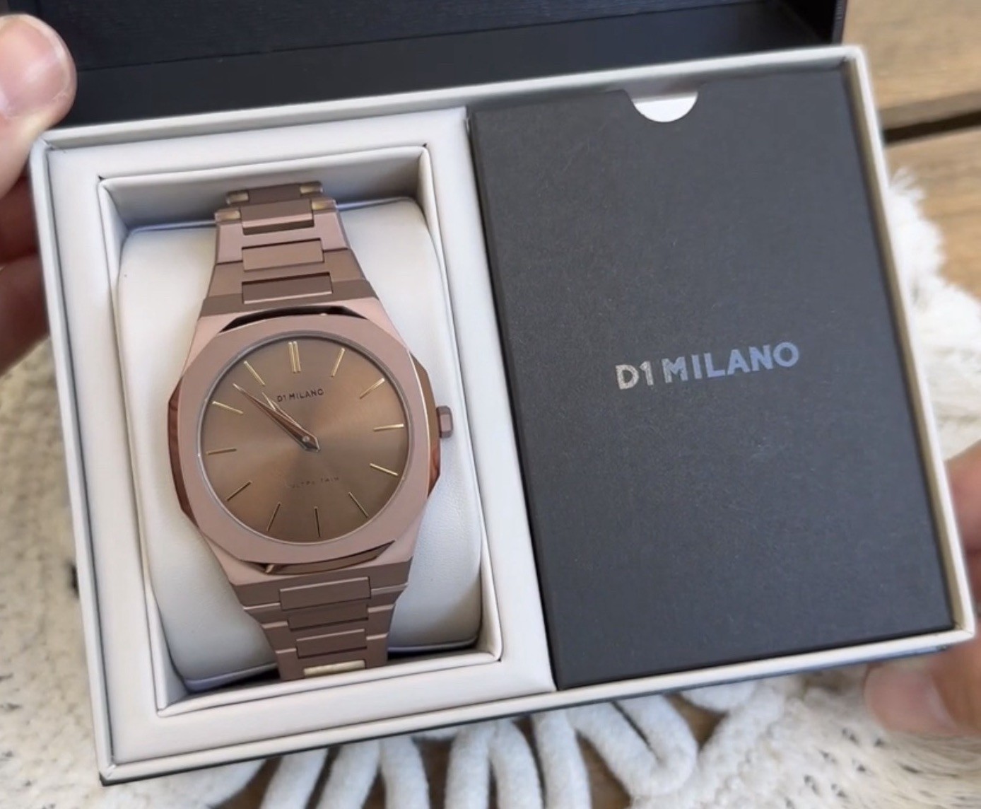D1 Milano Chocolate Ultra Thin Bracelet Watch 40mm – D1-UTBJ10