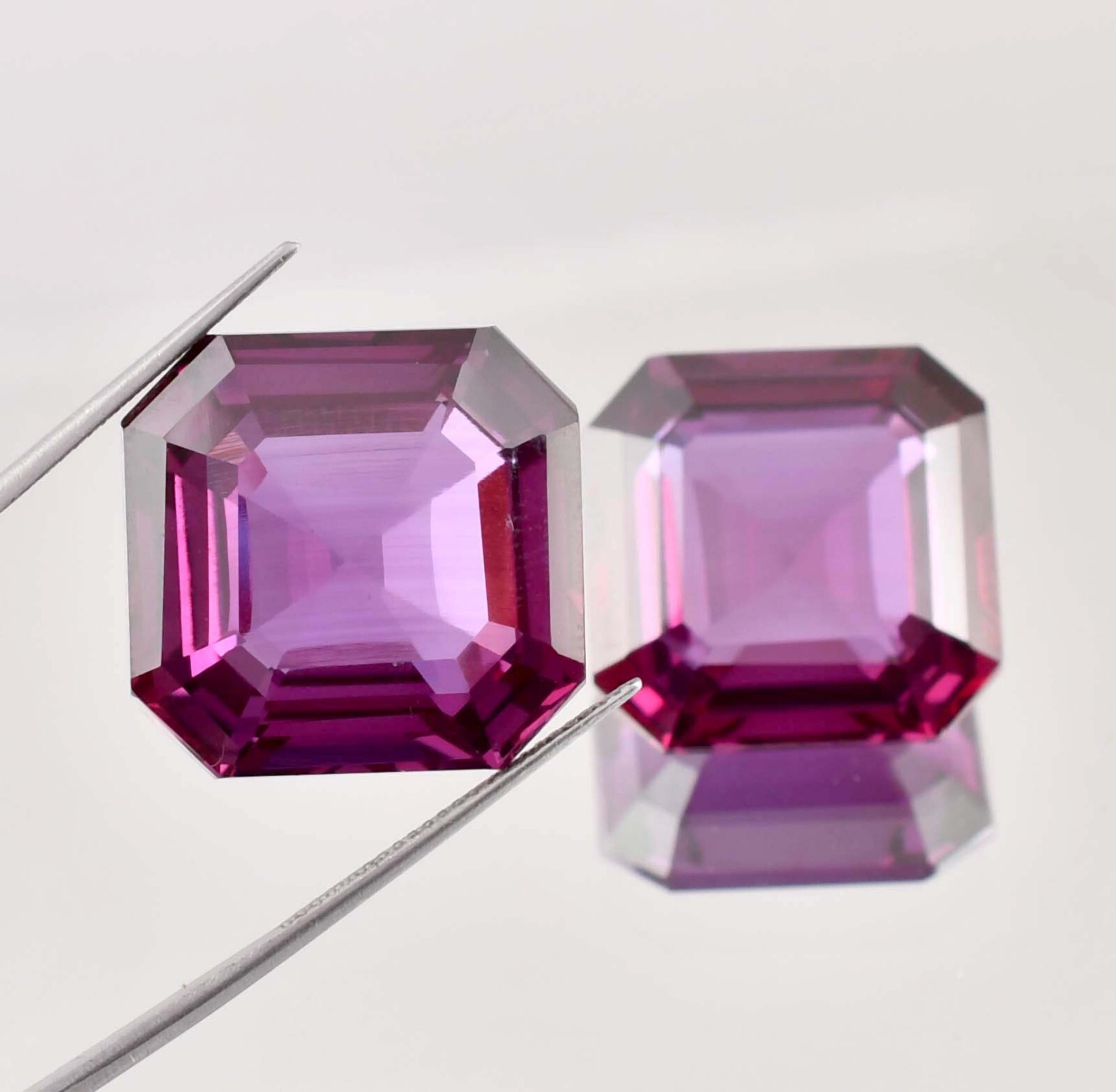 1 Pair 14×14 MM Flawless Natural Color Change Alexandrite Gemstone GIT Certified