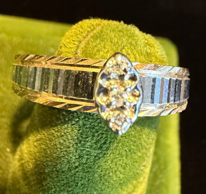 Vintage SOLID 10KT Gold Stamped Size 8 Ring 2.51g New Old Stock!