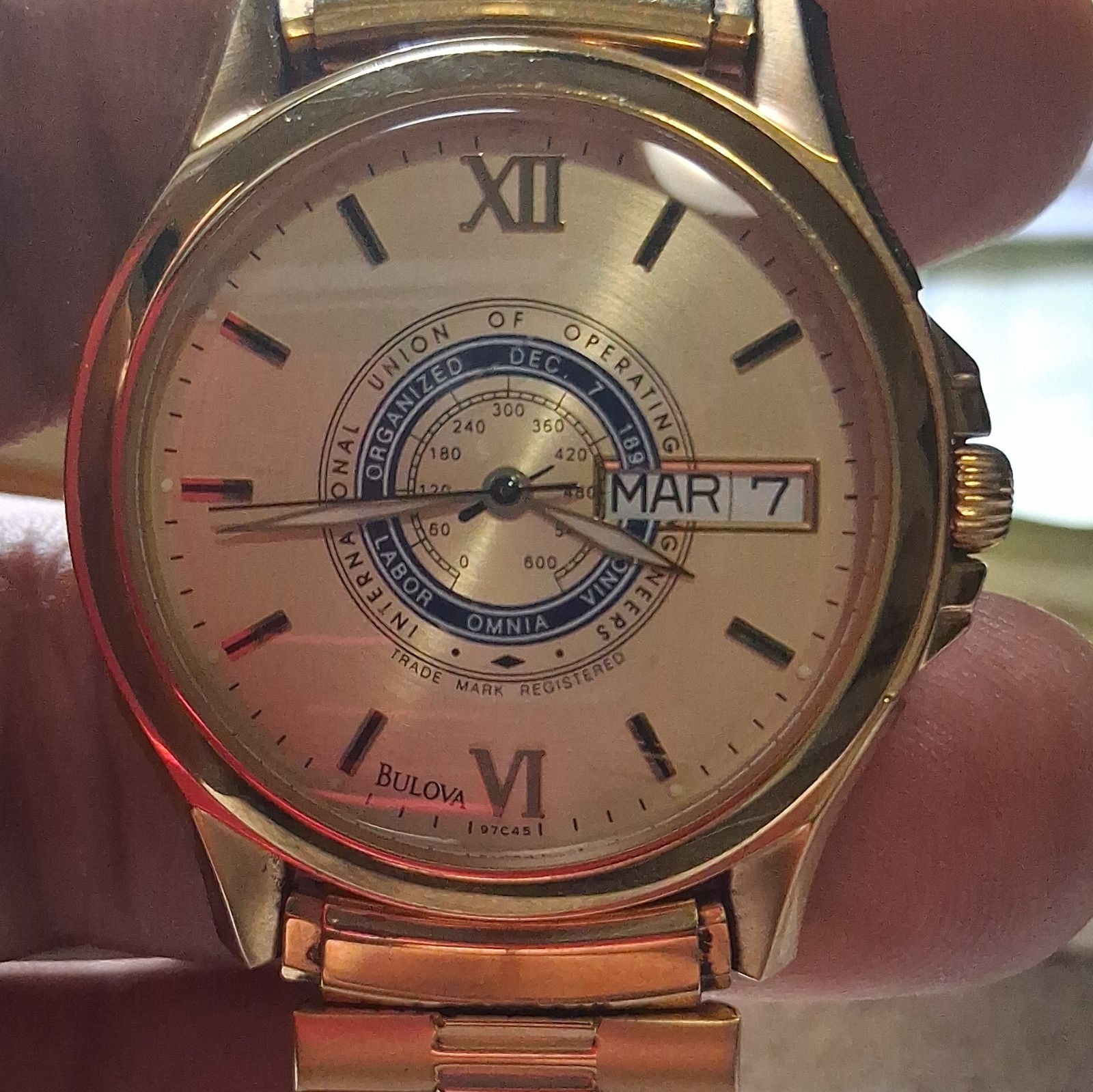Bulova Men’s Quartz GoldTone Analog DayDate Dress Watch Metal Bracelet ,diff Bck