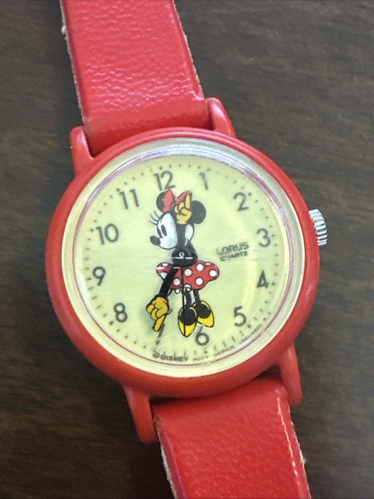 VINTAGE MINNIE MOUSE LORUS QUARTZ – RED WITH RED BAND – V821-0140