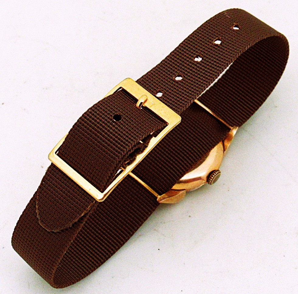 18K Orator Solid Yellow Gold Tear Drop Wire Lugs Lady Wristwatch, Great Runner