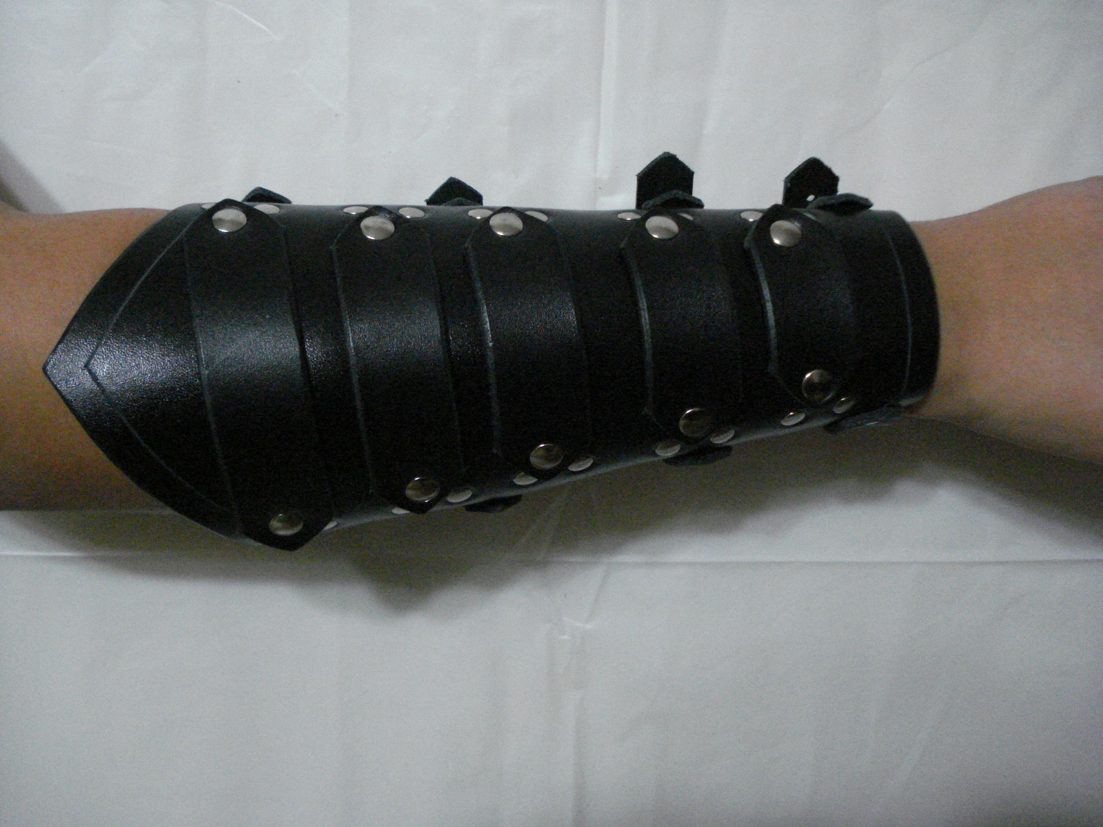 LEATHER UNISEX VIKING LEATHER GAUNTLET.BLACK METAL.(MDLUG0263)…… MYSTICUM