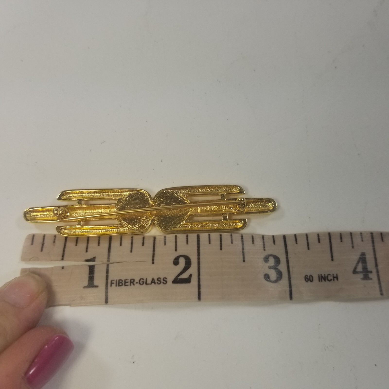 Beautiful Monet Vintage Gold Tone 3 Bar Brooch With Rhinestone Hearts