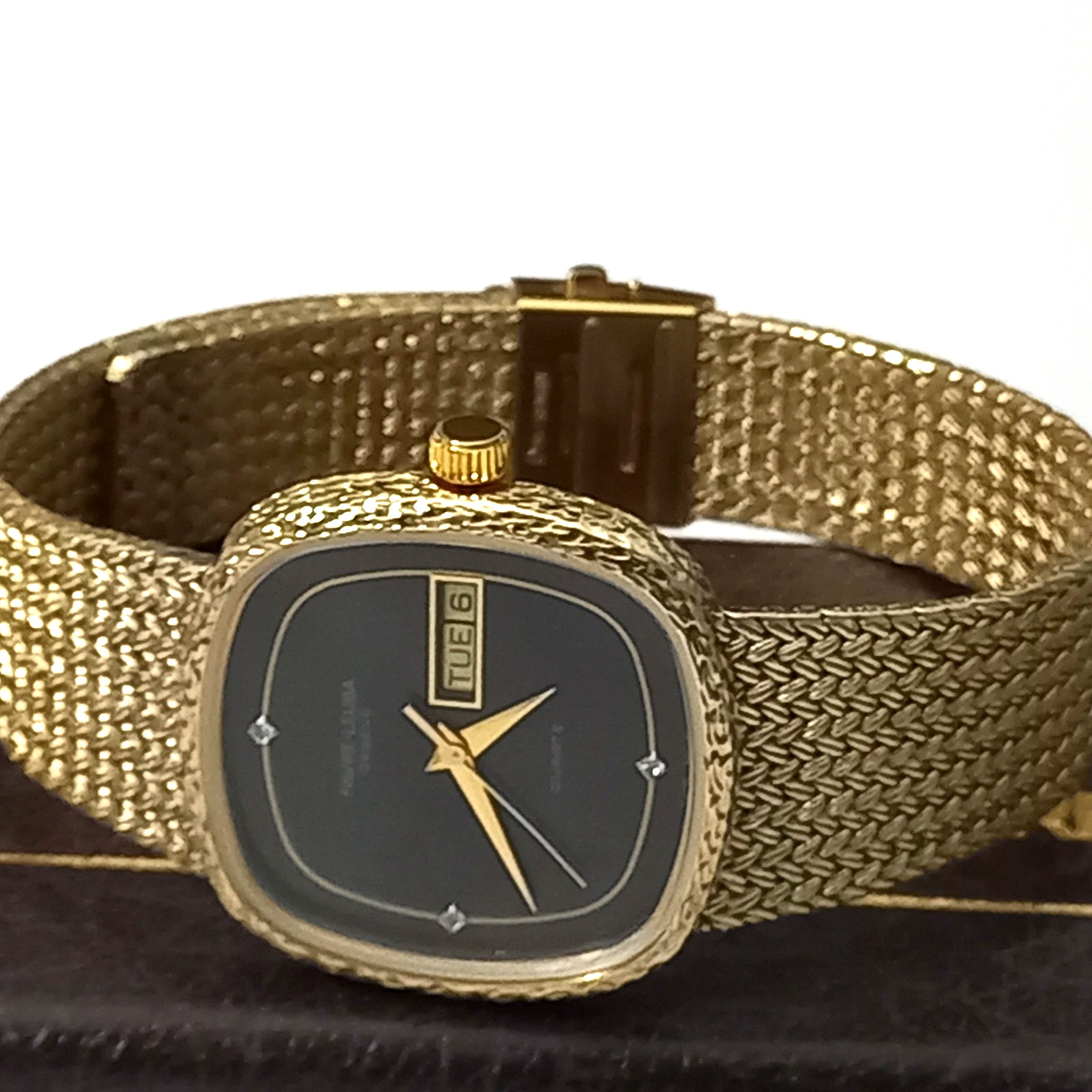 Elegant 1980’s Favre Leuba Quartz Gents Luxury Watch + Integrated Bracelet Dress