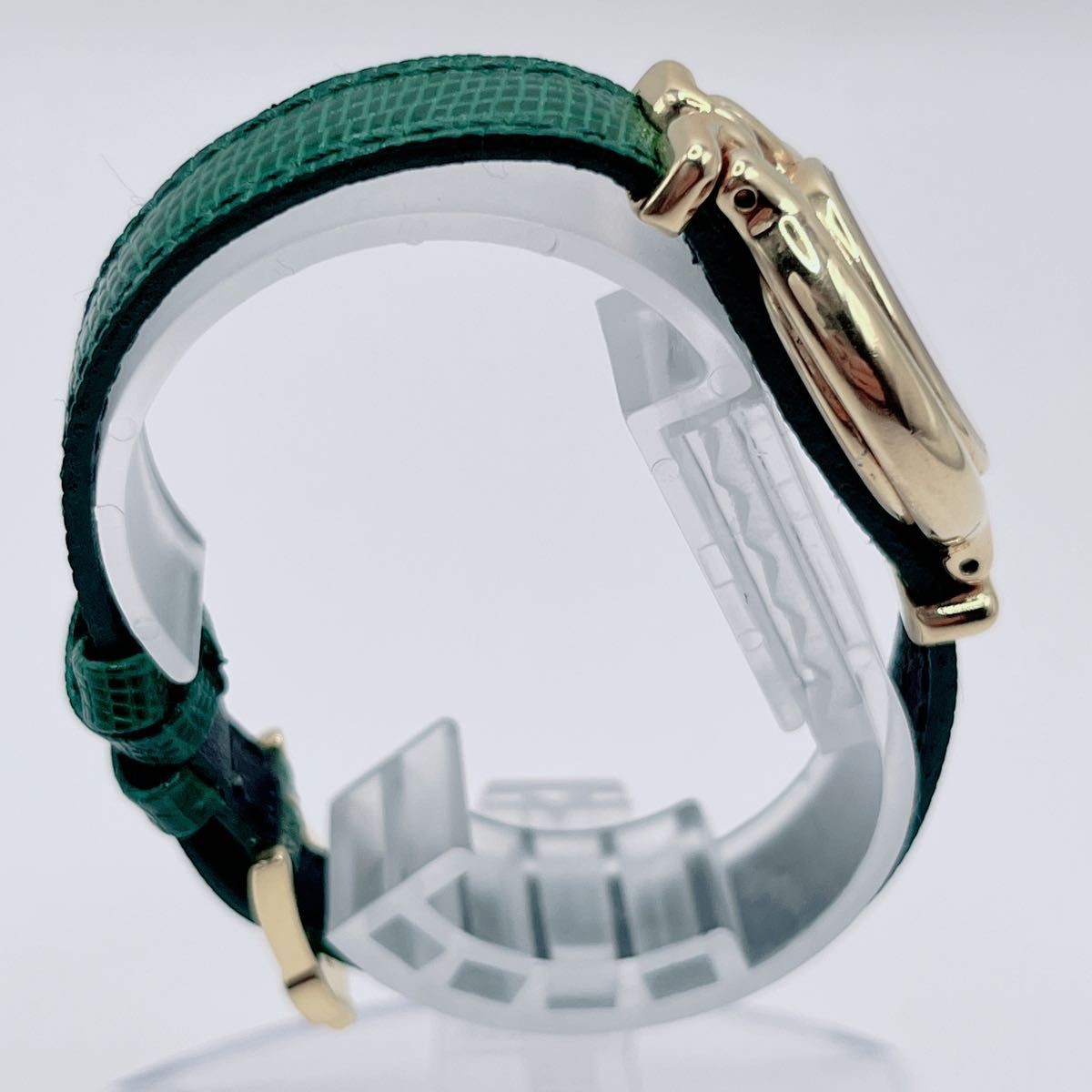 Excellent condition FENDI Chameleon Change Belt 640L Ladies Watch Gold Green Bel