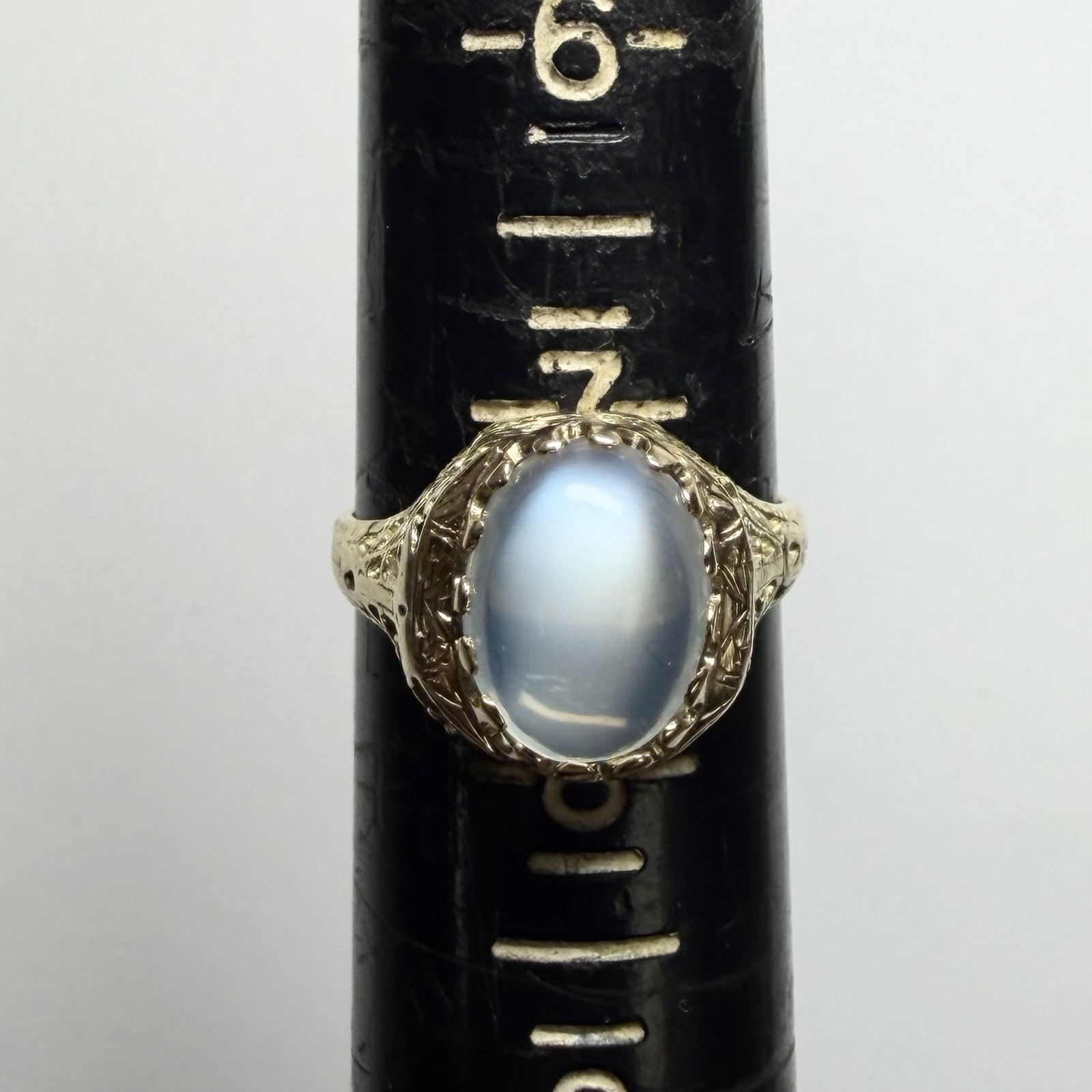 Antique Y Gold 14k Ring Ceylon Blue Flash Moonstone Size 7.5 3.2 Grams