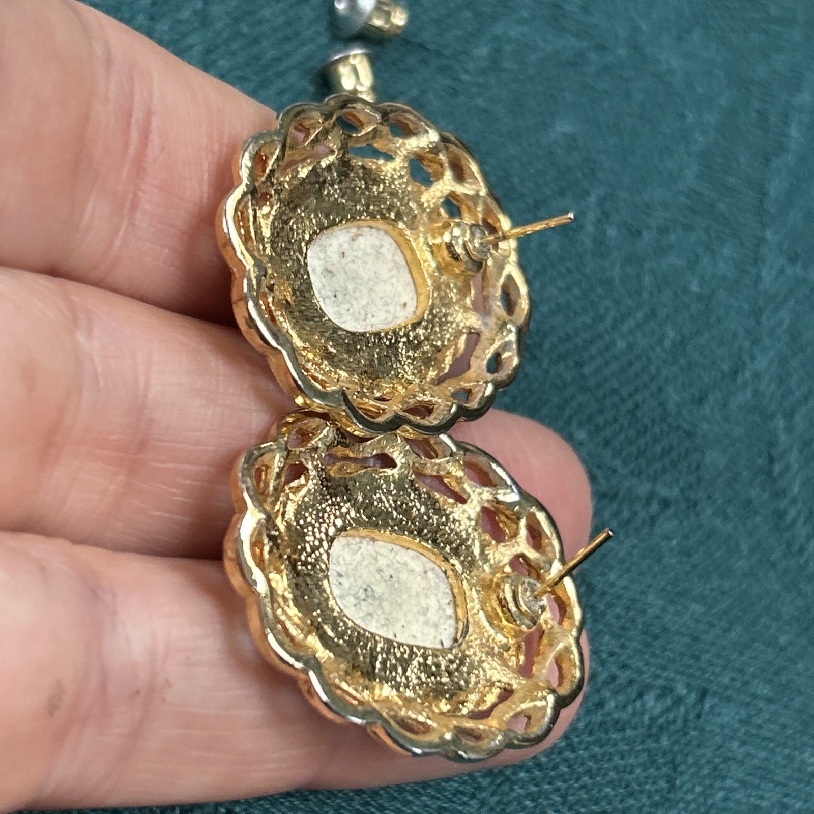 Vintage Mona Lisa Earrings Gold Tone Brass Posts Pierced 1”