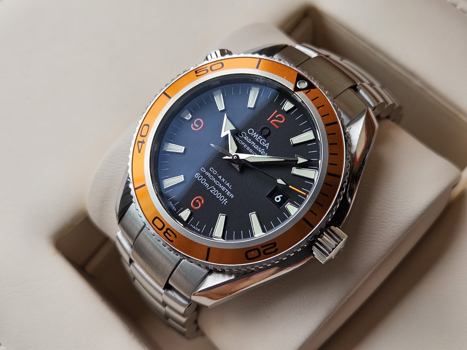OMEGA Seamaster Planet Ocean 2209.50 42mm Automatic Black Orange Watch (2011)