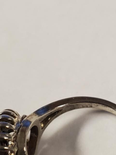 Sterling Silver Size 7.5 Ring With Unique Setting Red Stone 4.0 Gr.