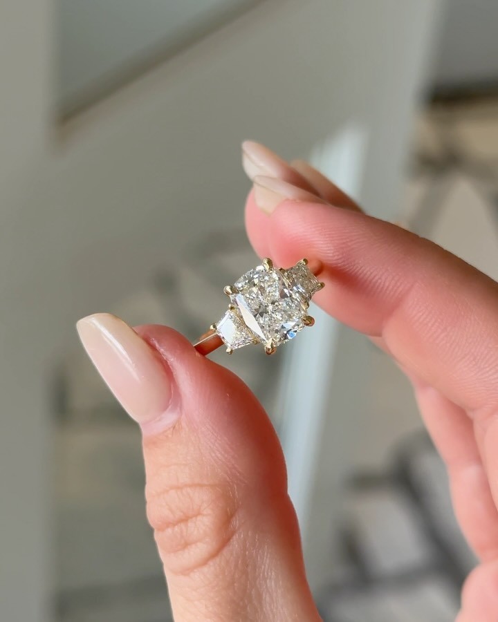 4.99 Ct Radiant Cut Lab Grown Diamond Fine Engagement Ring Solid 14K Yellow Gold