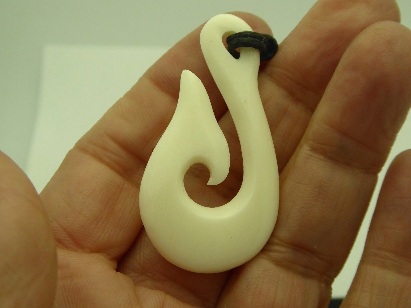 Maori Fish Hook Hei-Matau Water Buffalo Bone Hand Carved Pendant Necklace Cord