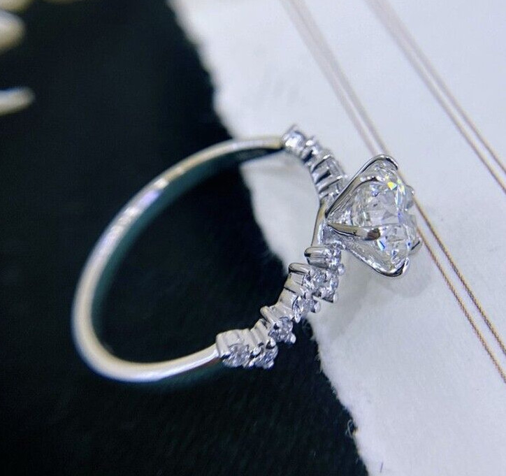 Exclusive Ring 2 CT Simulated Diamond Ring Christmas jewelry Silver Plated