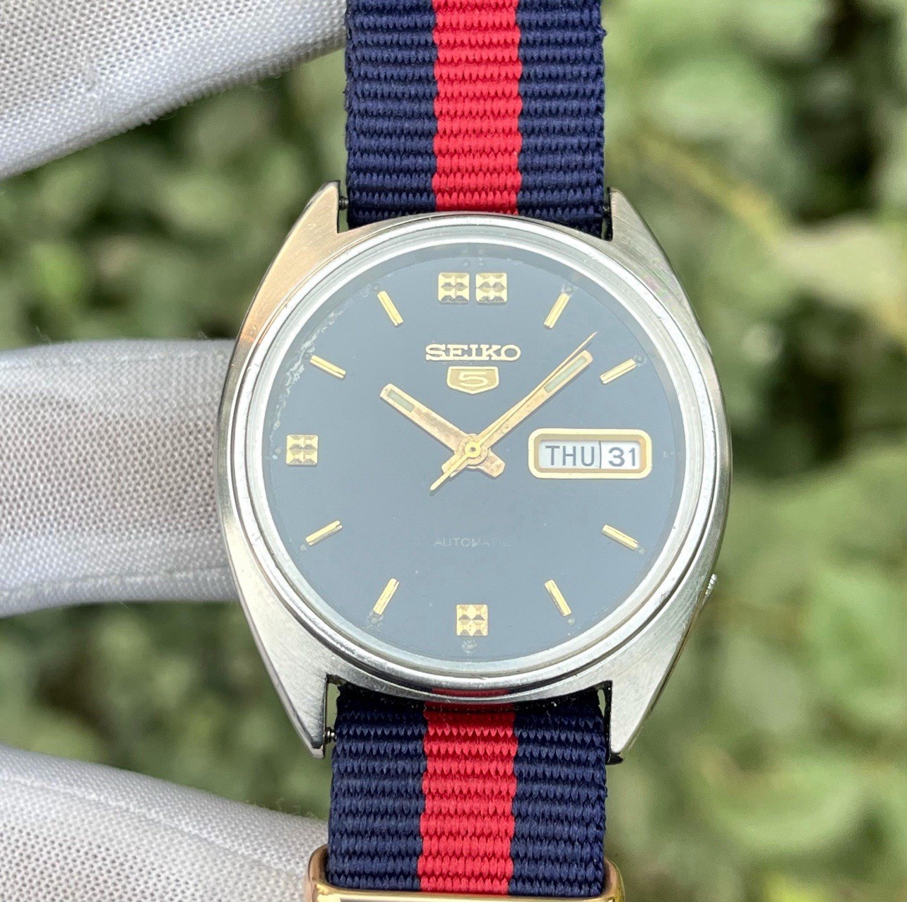 Vintage Seiko 5 Automatic Black Dress Formal Dial Japan Made Men Watch 6309-8840