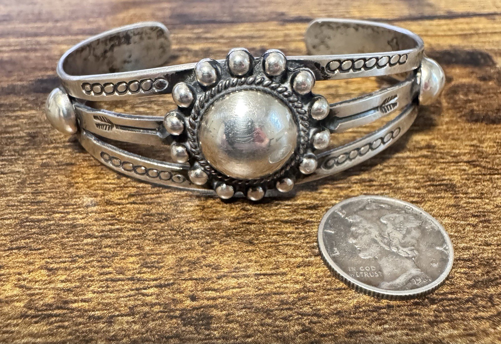 Sterling Silver Oval Dome Cuff Bracelet – Stamping – Vtg Fred Harvey Era
