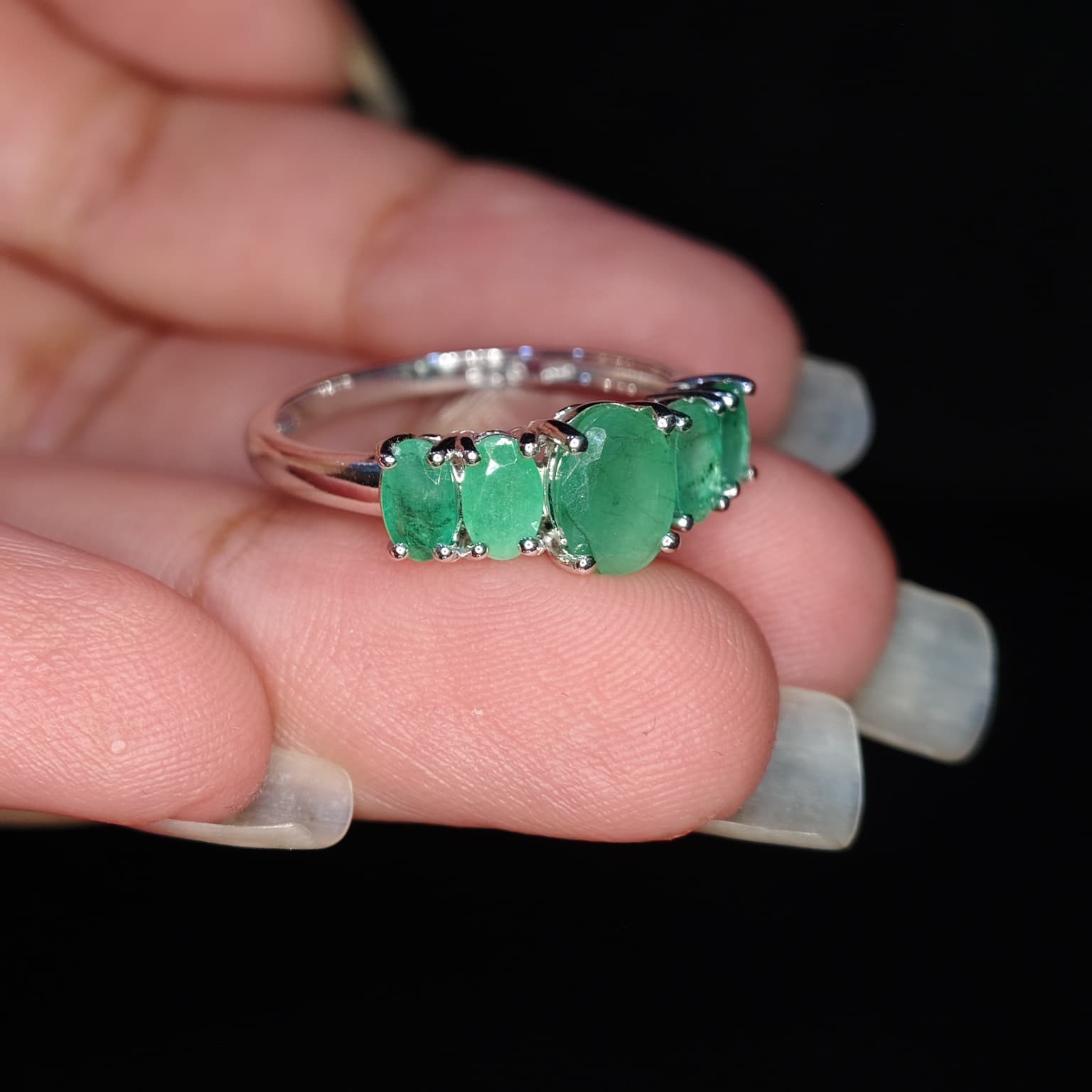 Natural Emerald Gemstone 925 Sterling Silver Ring Oval Top Rich Green Size 7