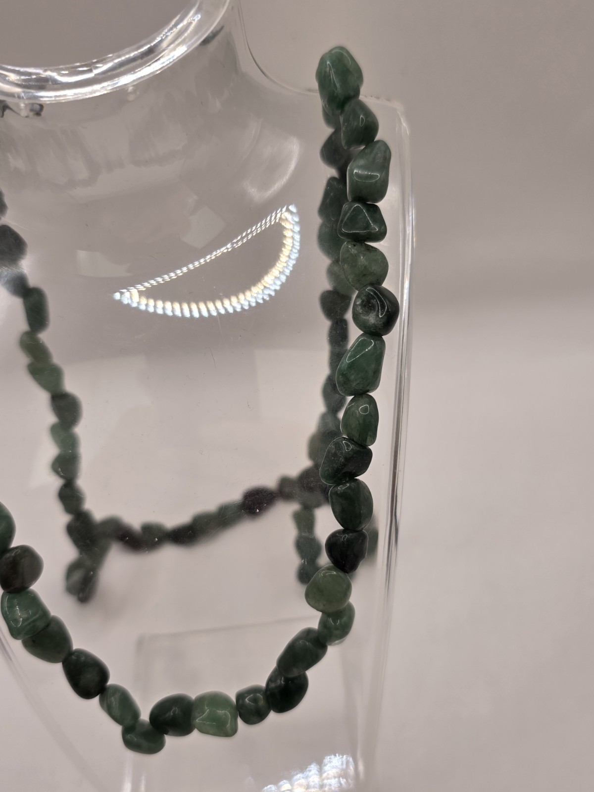 Green Jadeite Womans Necklace 16.5inch Long Vintage