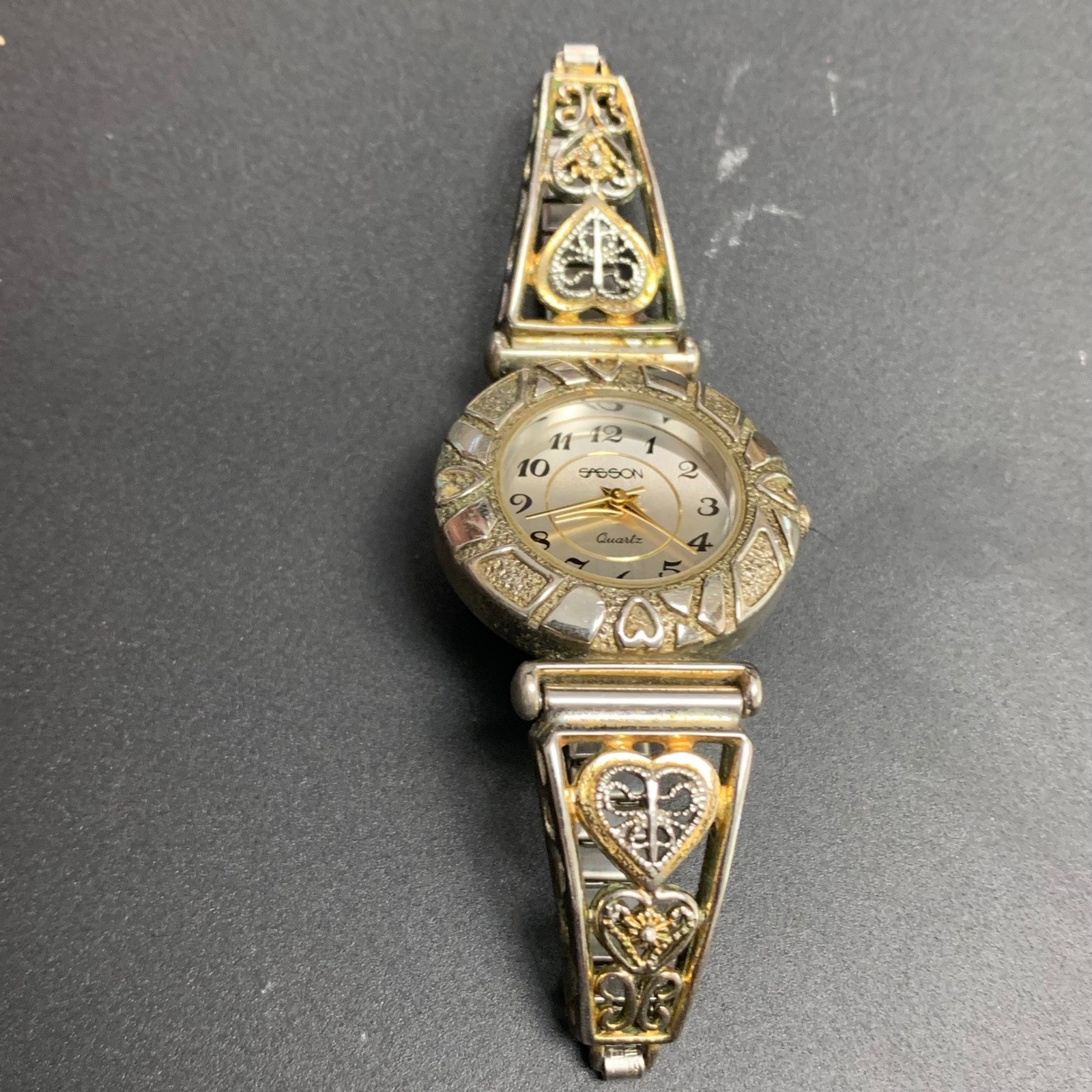 Sasson Womens Vintage Gold Silver Tone Heart Filigree Quartz Watch 9380B V377