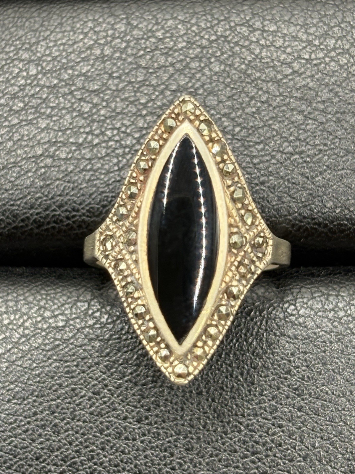 Vintage Sterling Silver Onyx Marcasite Ring Size 7 E6