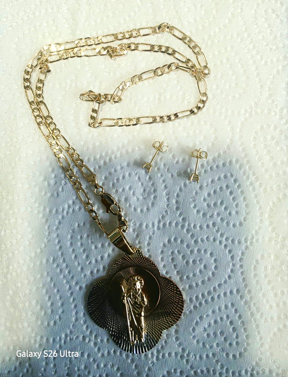 Religious Clover Charm Pendant Necklace Silver Tone Figaro Chain Lobster