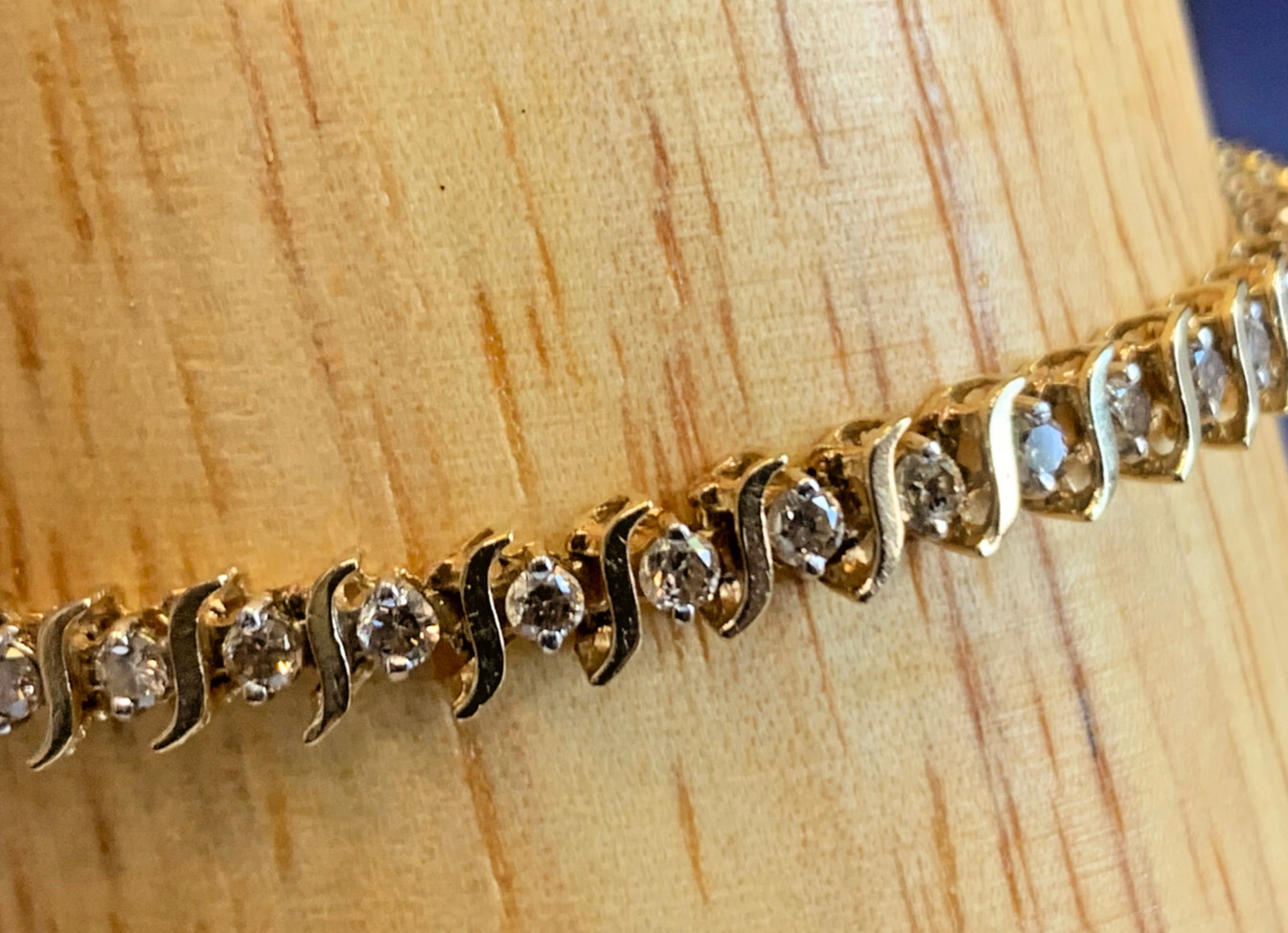 10K Yellow Gold Diamond Bracelet 7.71g Fine Jewelry 7″ Round Prong Box Clasp